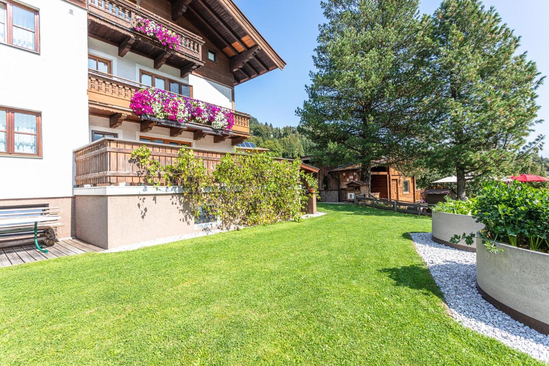 Familienbauernhof - Leogang Apartments Weissbacher Buitenkant foto