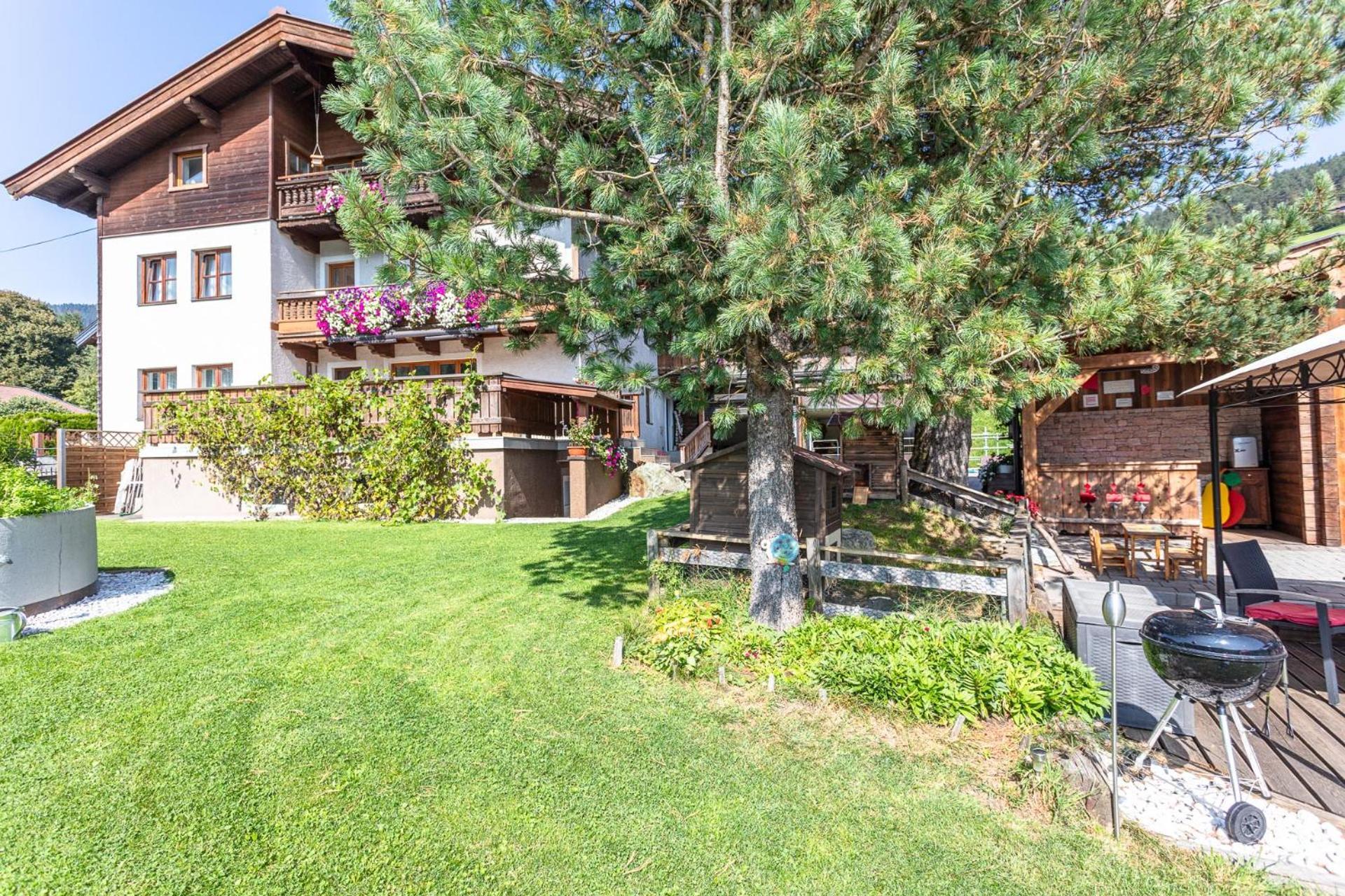 Familienbauernhof - Leogang Apartments Weissbacher Buitenkant foto