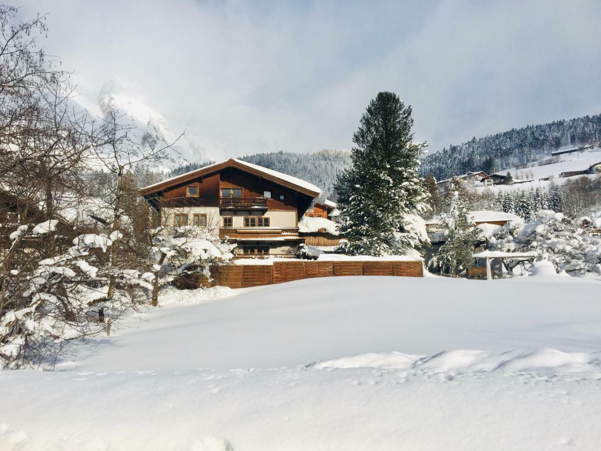 Familienbauernhof - Leogang Apartments Weissbacher Buitenkant foto